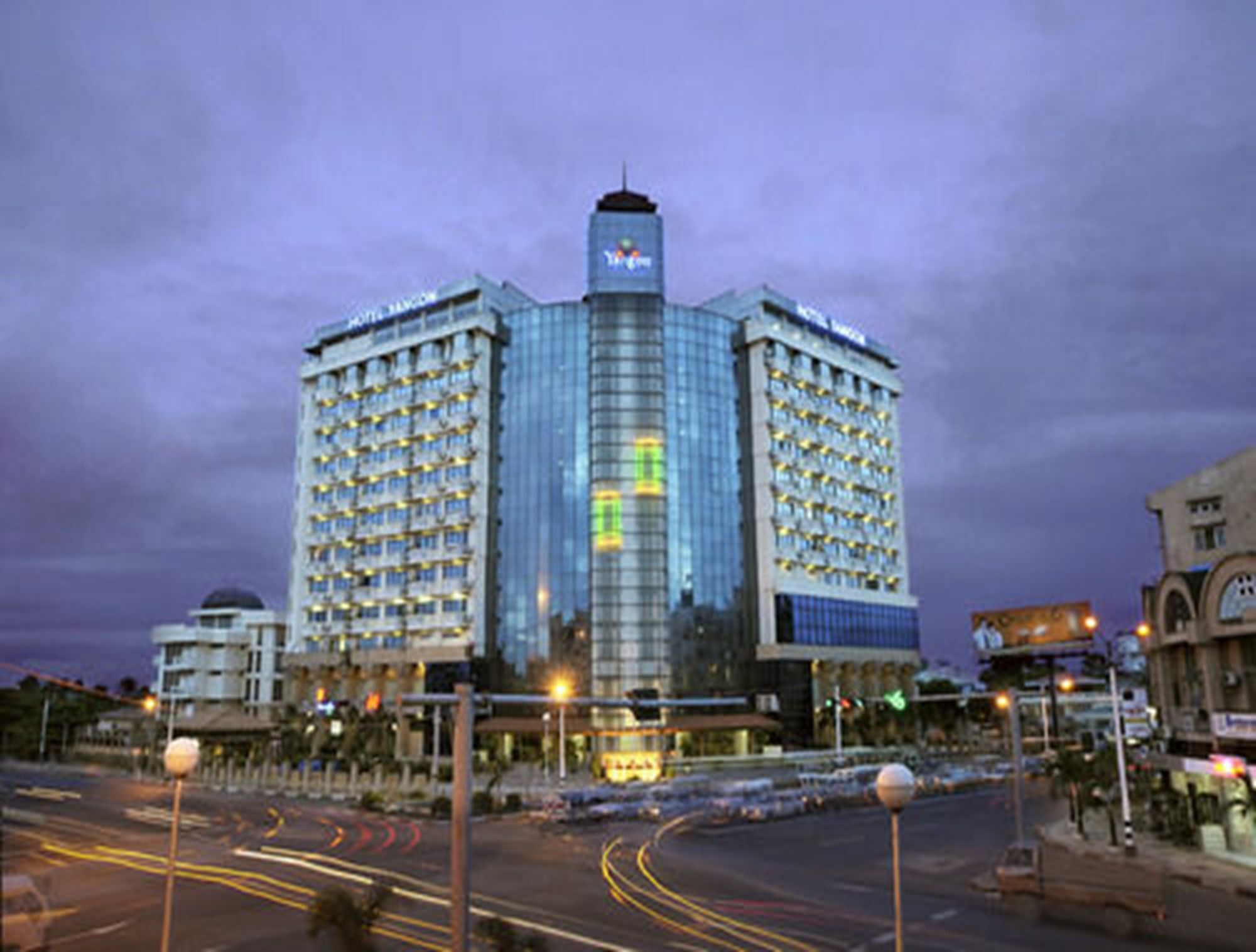 Hotel Янгон Экстерьер фото